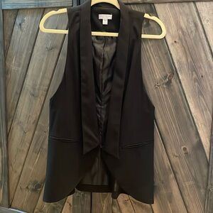 Bisou Bisou Femanine Tuxedo Vest. Like new!